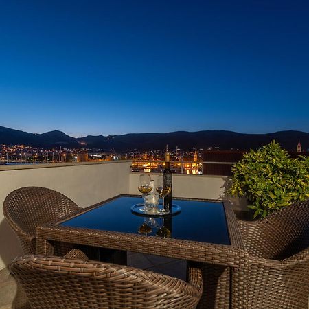 Apartments Orlic Трогир Экстерьер фото