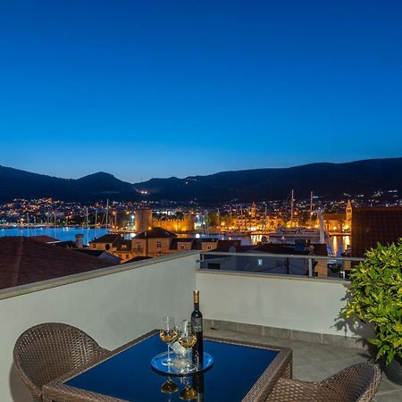 Apartments Orlic Трогир Экстерьер фото