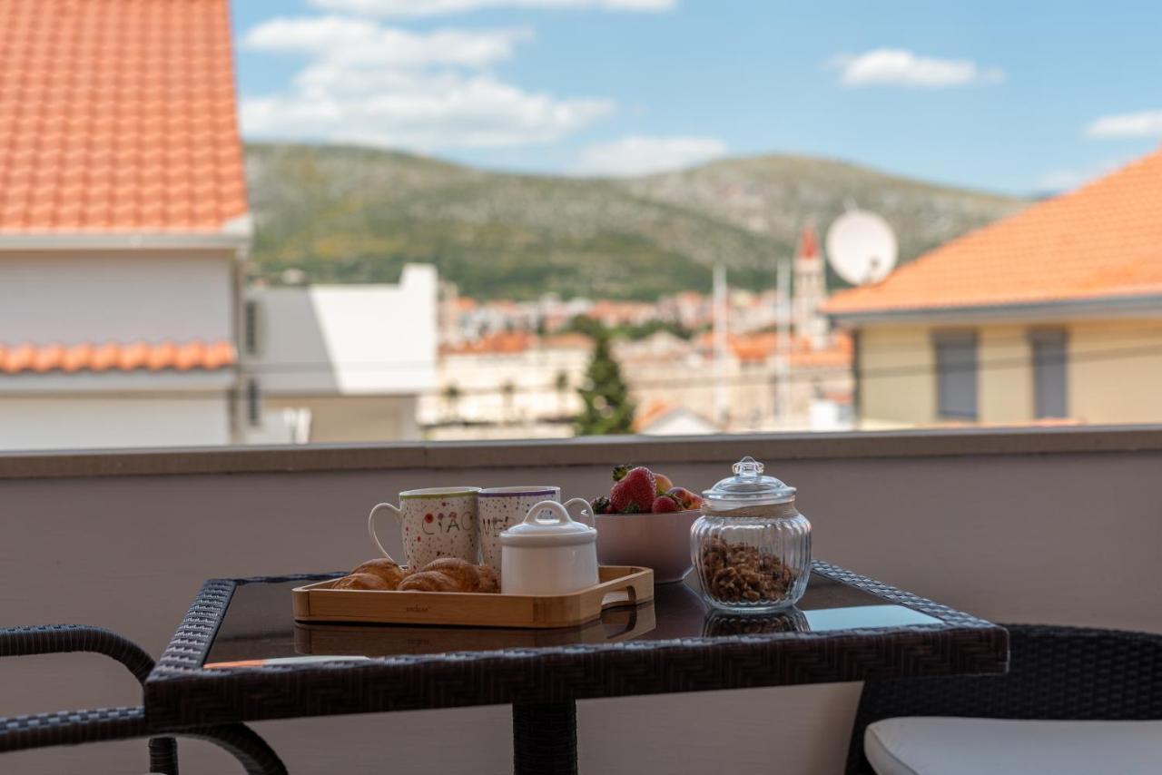 Apartments Orlic Трогир Экстерьер фото