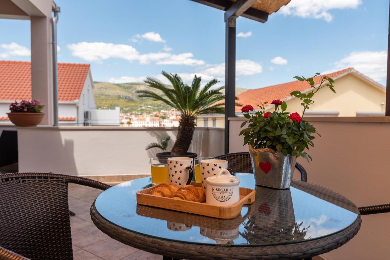 Apartments Orlic Трогир Экстерьер фото