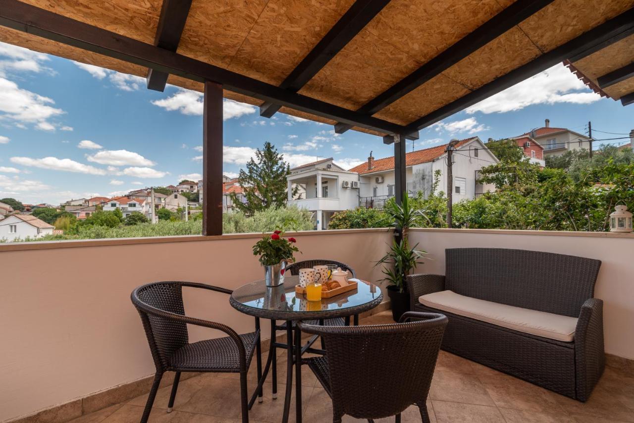 Apartments Orlic Трогир Экстерьер фото