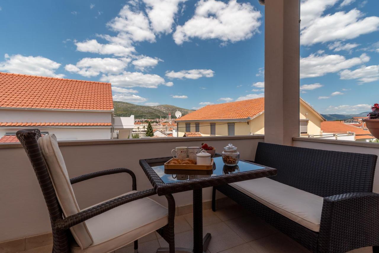 Apartments Orlic Трогир Экстерьер фото