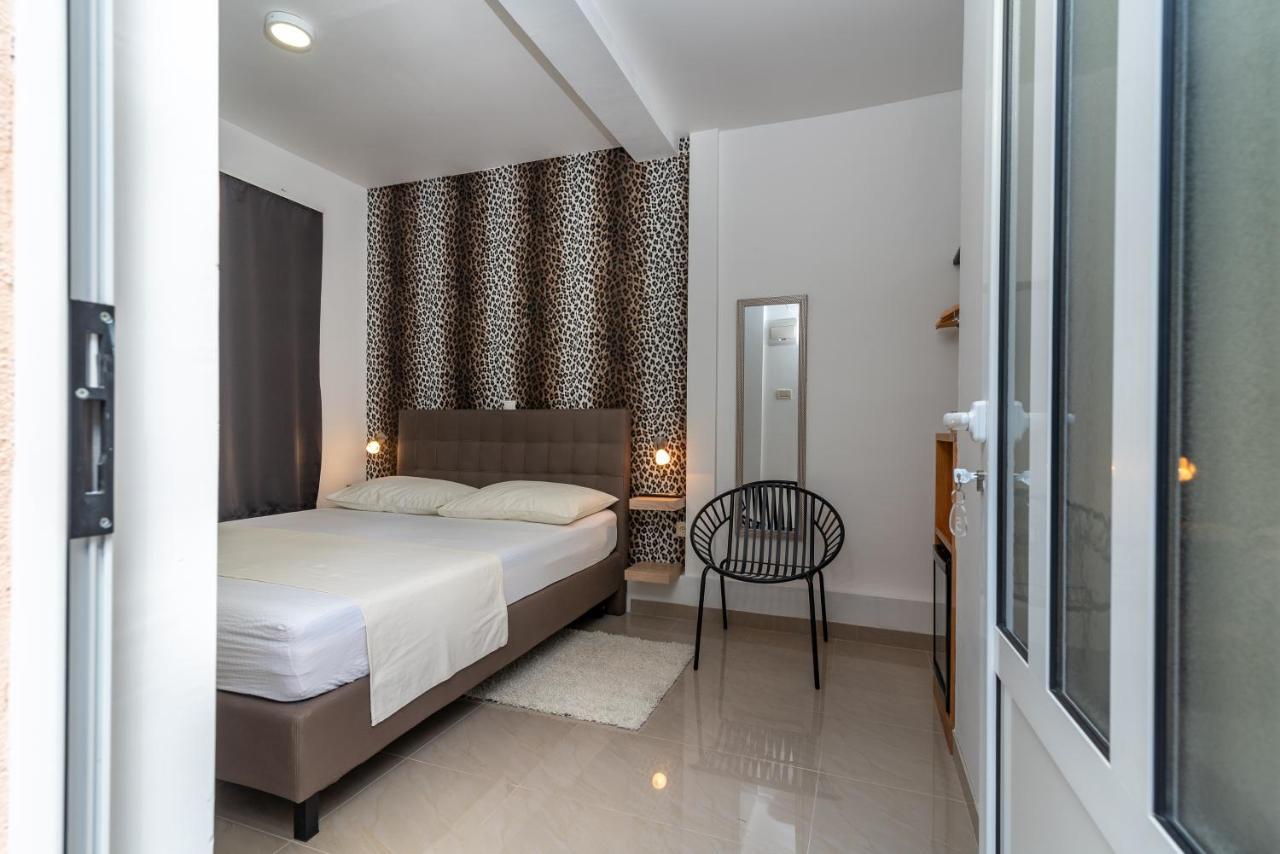 Apartments Orlic Трогир Экстерьер фото