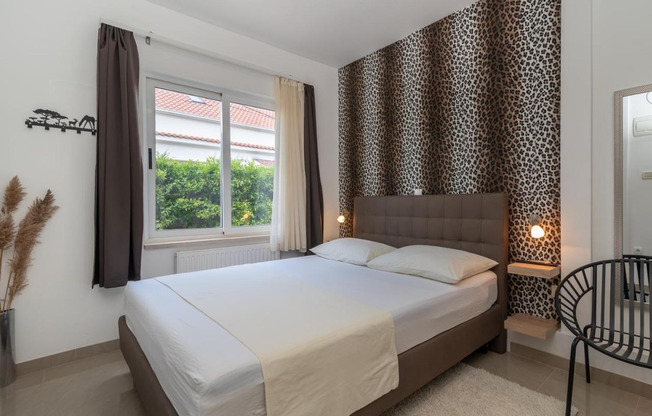 Apartments Orlic Трогир Экстерьер фото
