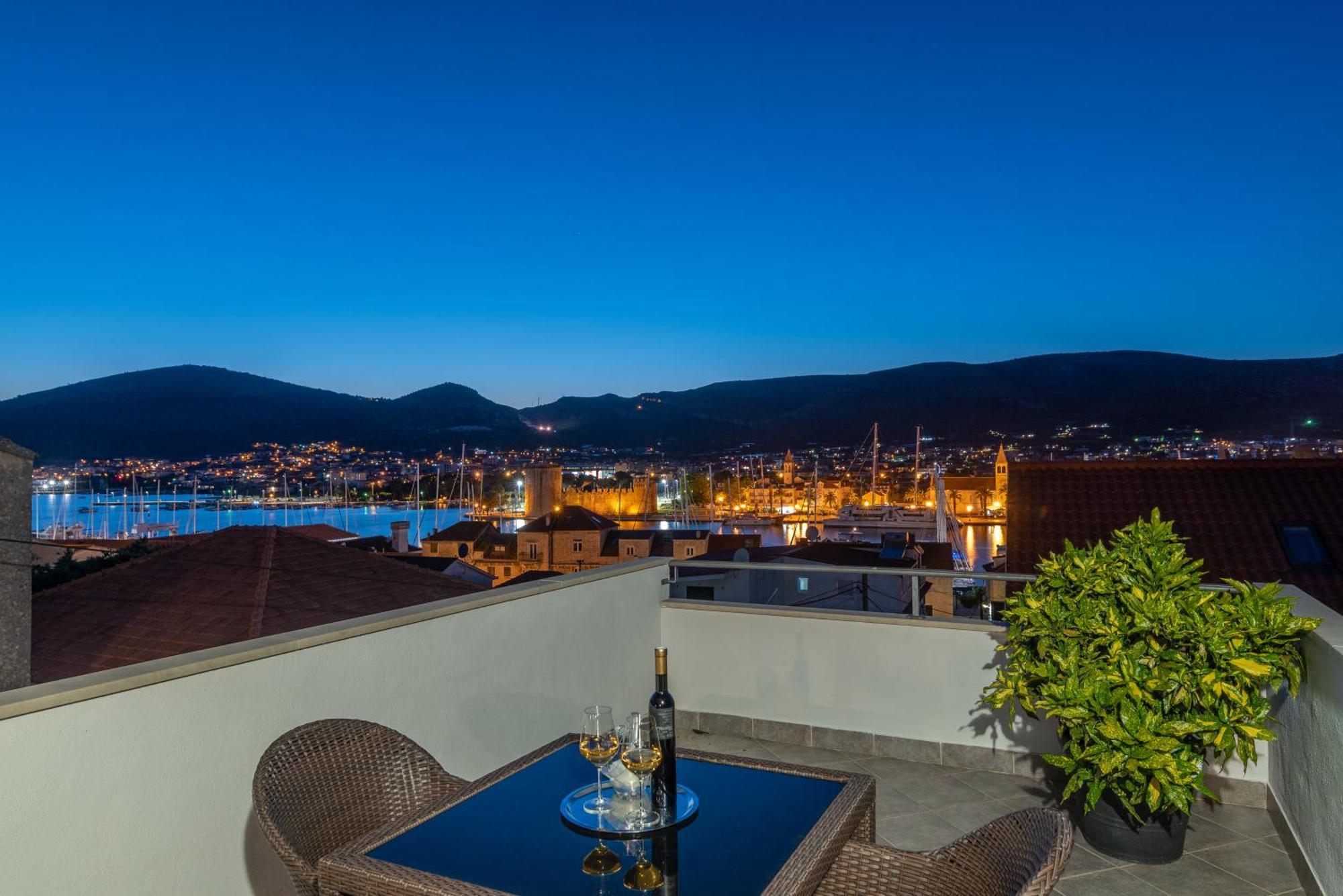 Apartments Orlic Трогир Экстерьер фото