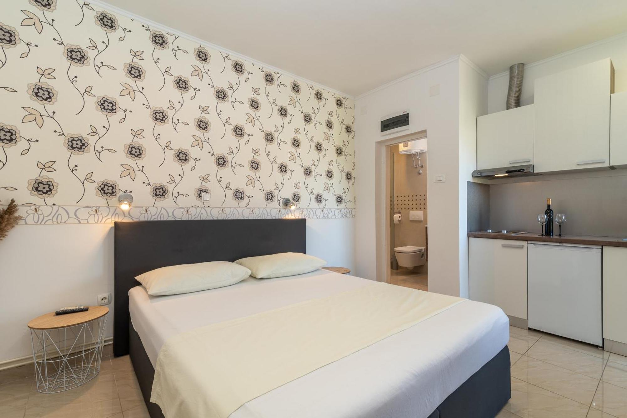 Apartments Orlic Трогир Экстерьер фото